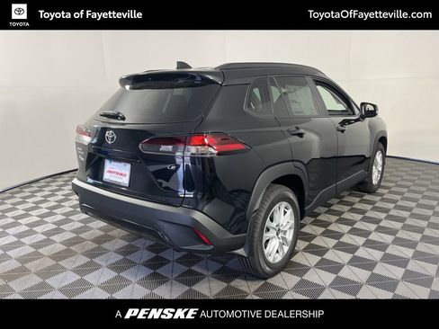 Used 2026 Toyota Corolla Cross LE w/ Moonroof Package image 5