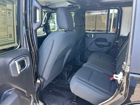 Used 2024 Jeep Wrangler Unlimited Sport AWD/4WD image 31