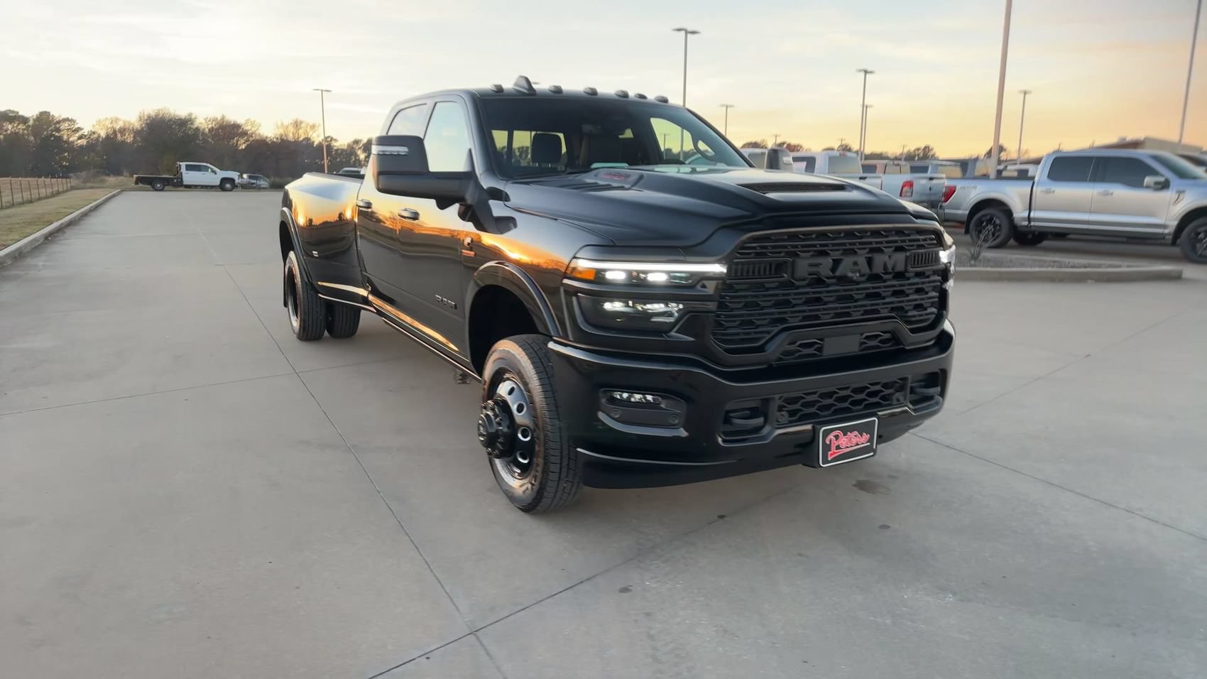 Used 2025 RAM 3500 Limited AWD/4WD image 2