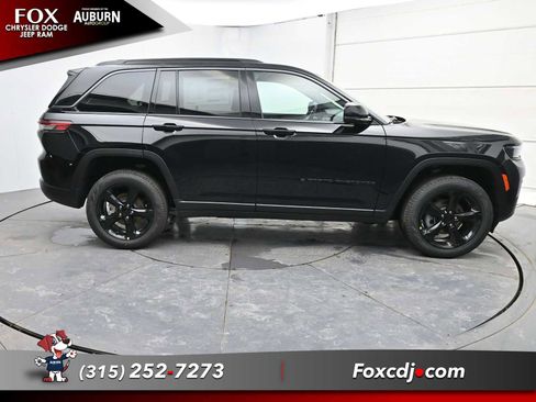 New 2026 Jeep Grand Cherokee Limited w/ Limited Altitude Package image 12