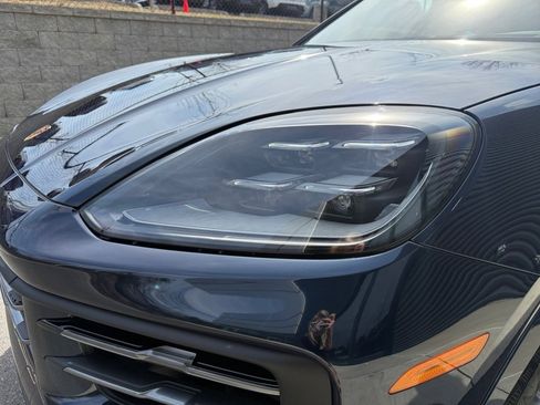 New 2026 Porsche Cayenne image 13