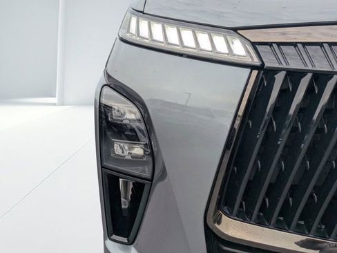 Used 2025 INFINITI QX80 Autograph w/ Autograph Exterior Package image 8