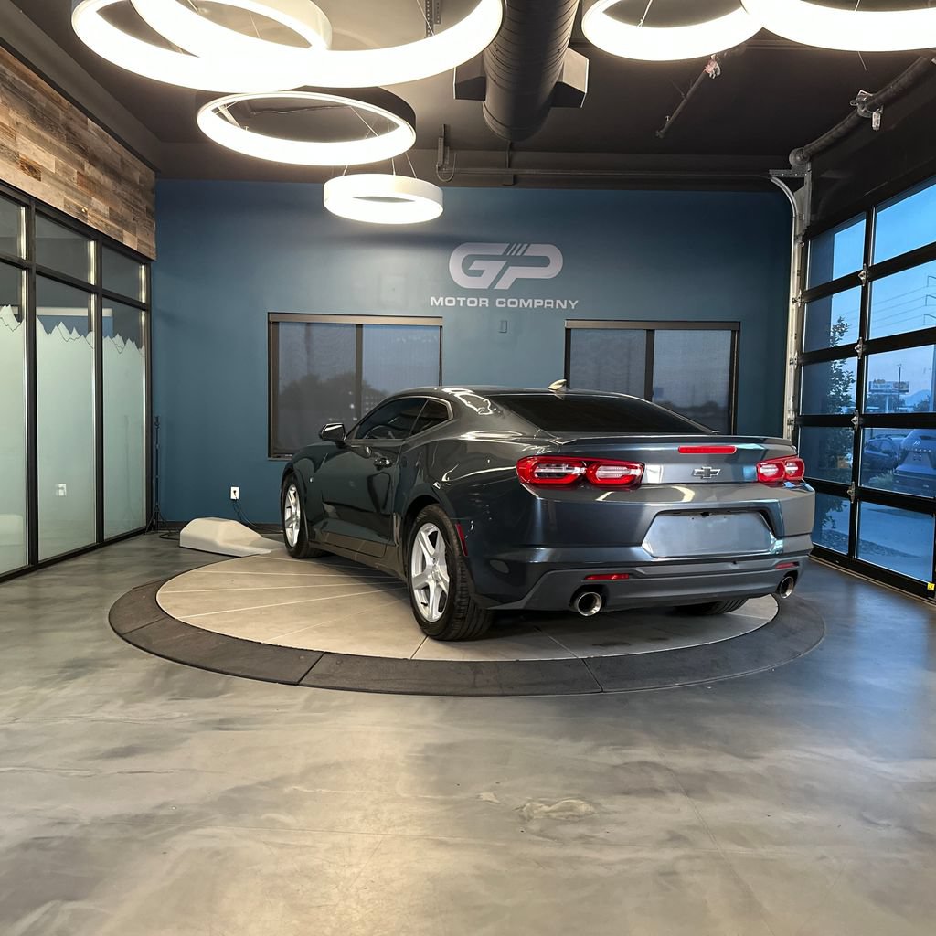 Used 2022 Chevrolet Camaro LT RWD image 5