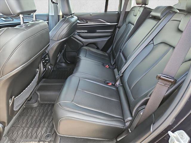 Certified 2023 Jeep Grand Cherokee Limited w/ Luxury Tech Group II AWD/4WD image 25
