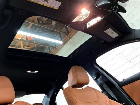 Used 2025 BMW M340i w/ Premium Package image 25