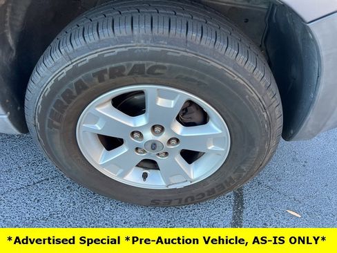 Used 2007 Ford Escape XLT image 2