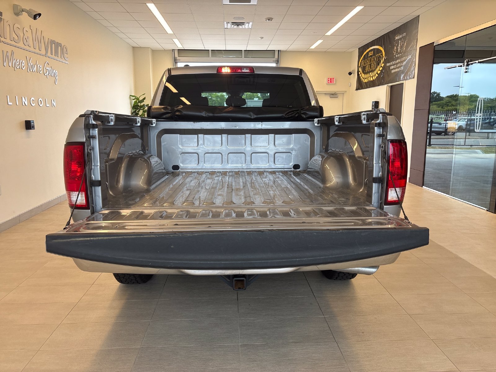 Used 2022 RAM 1500 Classic SLT RWD image 10