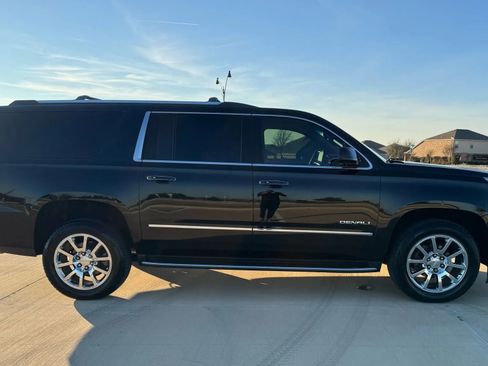 Used 2018 GMC Yukon XL Denali w/ Open Road Package image 10