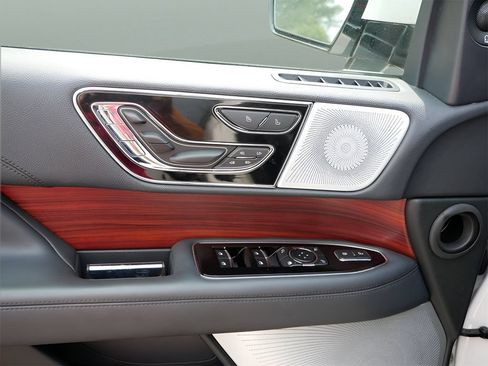Used 2024 Lincoln Navigator L Reserve AWD/4WD image 16