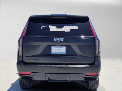 Used 2022 Cadillac Escalade Sport w/ Touring Package AWD/4WD image 4