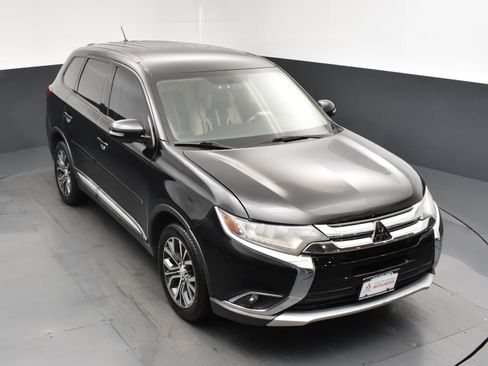Used 2016 Mitsubishi Outlander SE image 18