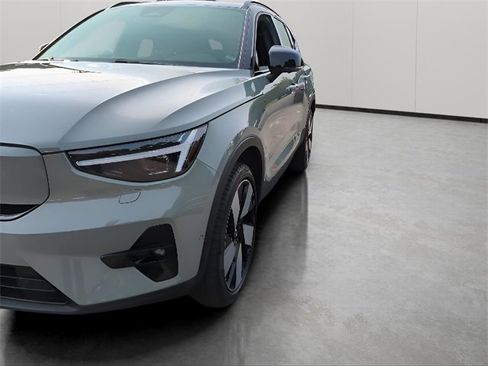 Used 2023 Volvo XC40 Recharge Ultimate w/ Protection Package Premier image 2