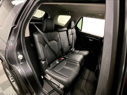 Used 2025 Honda Pilot EX-L image 24