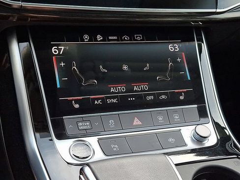 Used 2023 Audi Q7 3.0T Premium AWD/4WD image 16