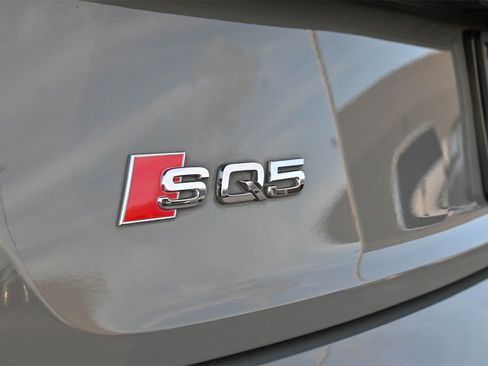 Used 2022 Audi SQ5 Premium image 17