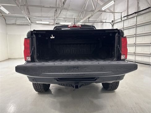 Used 2024 Chevrolet Colorado ZR2 w/ ZR2 Convenience Package III image 23
