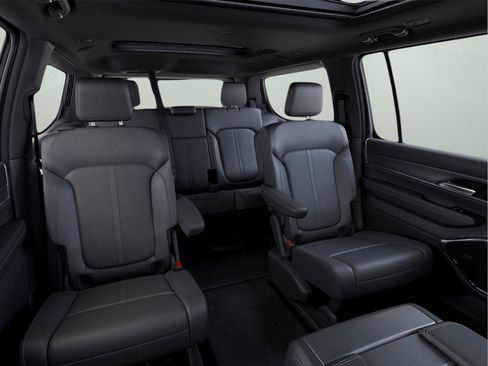 New 2025 Jeep Wagoneer Series III w/ Premium Group I AWD/4WD image 16