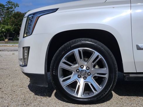 Used 2016 Cadillac Escalade Premium AWD/4WD image 12