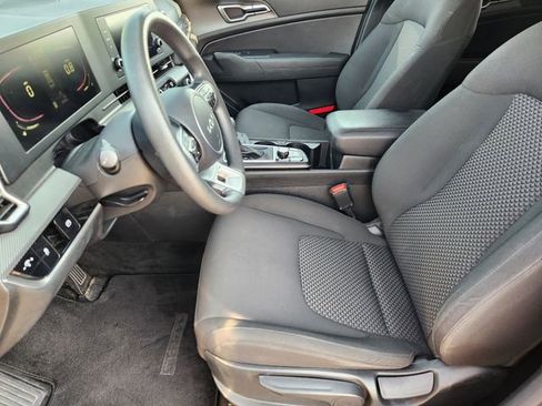 Used 2023 Kia Sportage LX image 14
