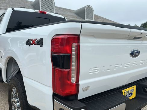 Used 2024 Ford F250 Lariat AWD/4WD image 8