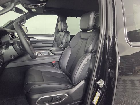 New 2026 Jeep Grand Wagoneer Limited AWD/4WD image 9