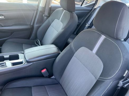 Used 2022 Nissan Sentra SV FWD image 5