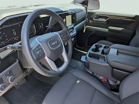 New 2025 GMC Sierra 1500 Elevation image 13