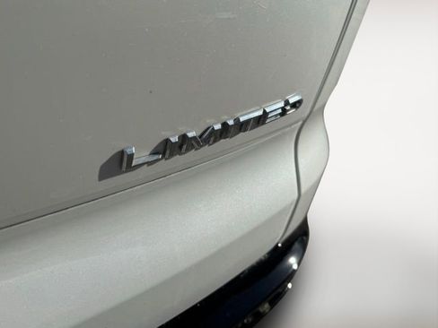 Certified 2025 Toyota Crown Signia AWD/4WD image 44