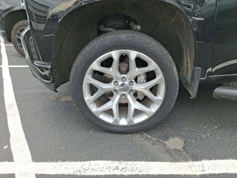 Used 2020 Chevrolet Silverado 1500 LT Trail Boss w/ Midnight Edition image 8