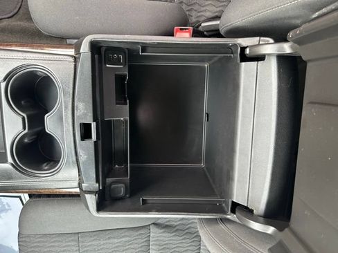 Used 2018 Chevrolet Suburban LS AWD/4WD image 12