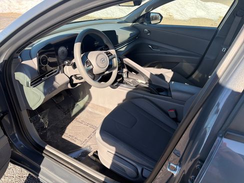 Used 2024 Hyundai Elantra SEL image 10