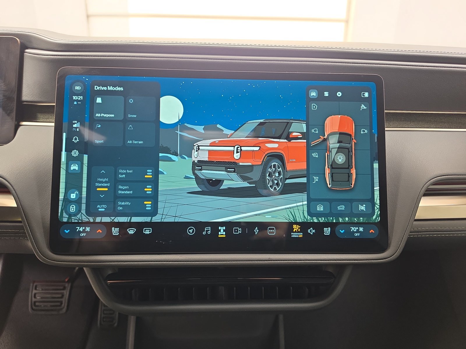 Used 2025 Rivian R1S Adventure Dual AWD/4WD image 29
