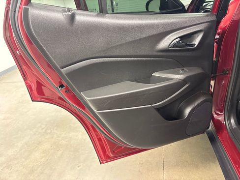 Used 2025 Chevrolet Trax RS w/ Driver Confidence Package image 21