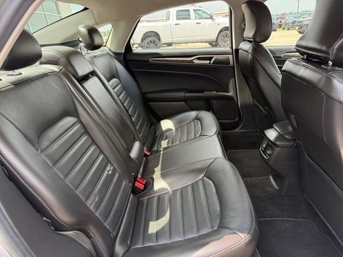 Used 2015 Ford Fusion SE w/ Equipment Group 202A FWD image 38