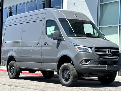 New 2025 Mercedes-Benz Sprinter 2500 image 9
