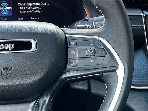 New 2025 Jeep Grand Cherokee Laredo w/ Luxury Tech Group I image 20