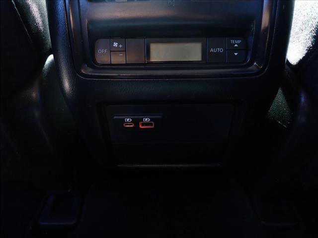 Used 2019 Nissan Pathfinder SV AWD/4WD image 11