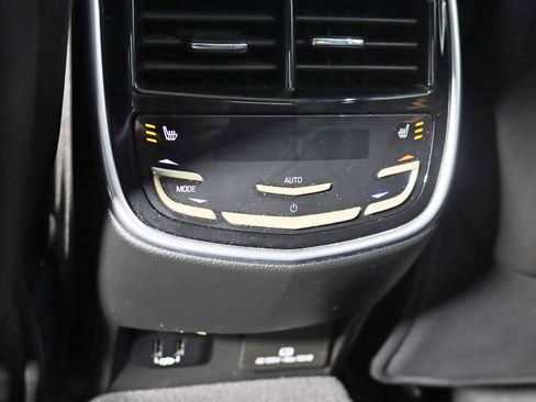 Used 2018 Cadillac XTS Vsport Platinum image 24