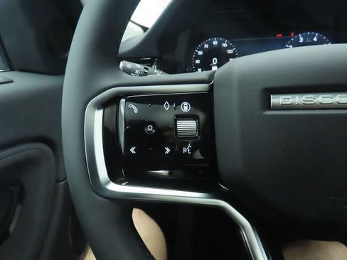 Used 2025 Land Rover Discovery Sport S image 12