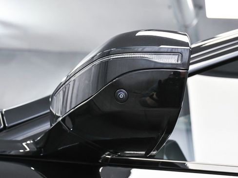 Used 2023 BMW 760i xDrive w/ Parking Assistance Package image 85