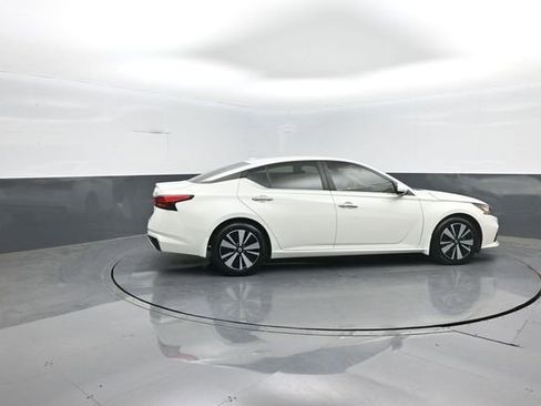 Used 2022 Nissan Altima 2.5 SV FWD image 8
