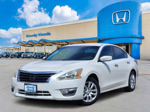 Used 2015 Nissan Altima 2.5 S w/ Power Driver Seat Package FWD image 1