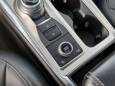 Used 2022 Ford Explorer XLT w/ Equipment Group 202A image 32