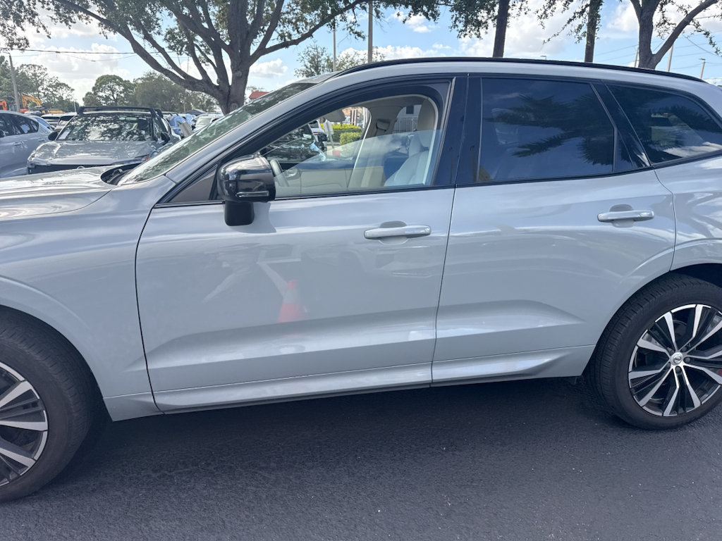 Used 2025 Volvo XC60 B5 Plus w/ Protection Package Premier AWD/4WD image 9