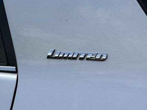 Used 2022 Toyota 4Runner Limited RWD image 8