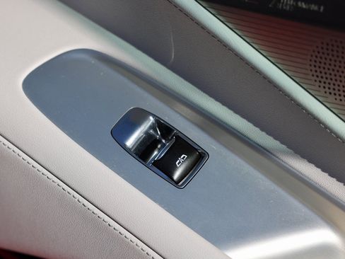 Used 2020 Chevrolet Corvette Stingray Preferred Cpe w/ 2LT Preferred Equipment Group RWD image 12