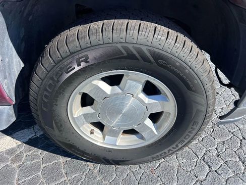 Used 2005 GMC Yukon SLT w/ SLT Preferred Equipment Group image 36