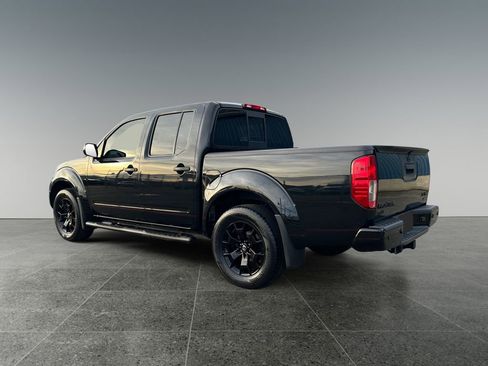 Used 2021 Nissan Frontier SV w/ Midnight Edition Floor Mats image 5