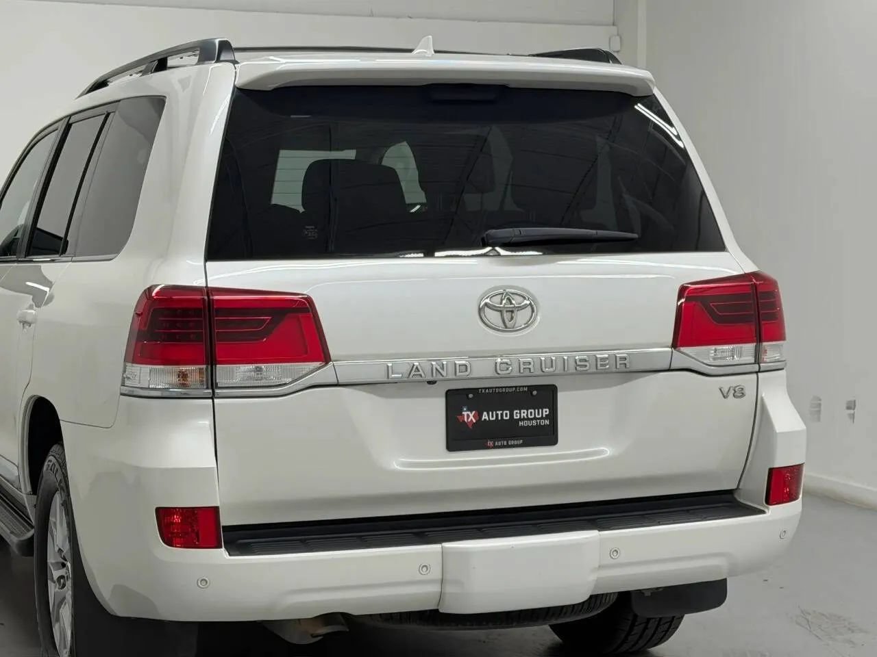 Used 2018 Toyota Land Cruiser AWD/4WD image 43