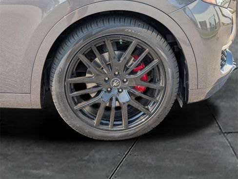 Used 2022 Maserati Levante GT image 7
